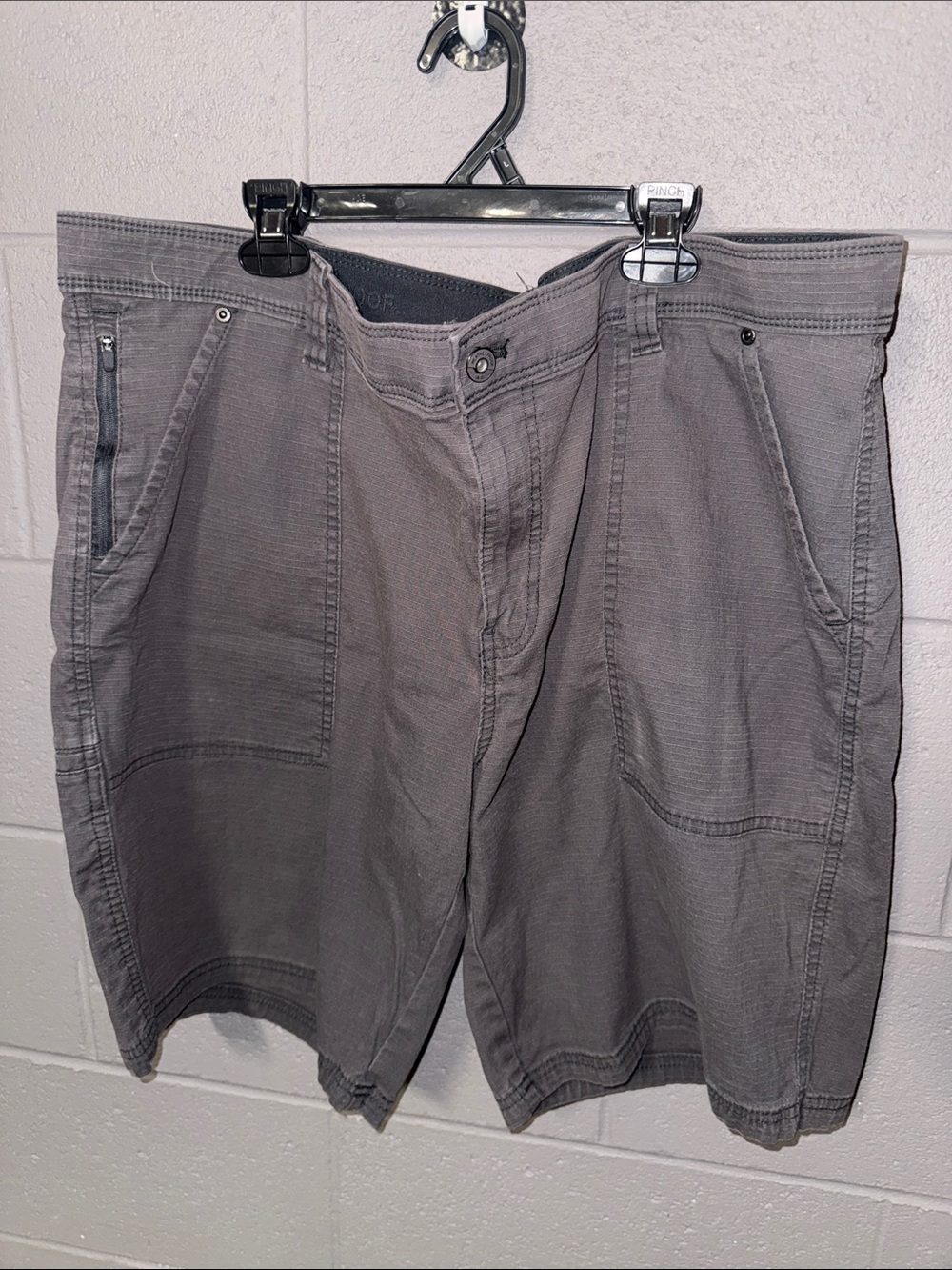 Weatherproof Men’s Gray Cargo Shorts